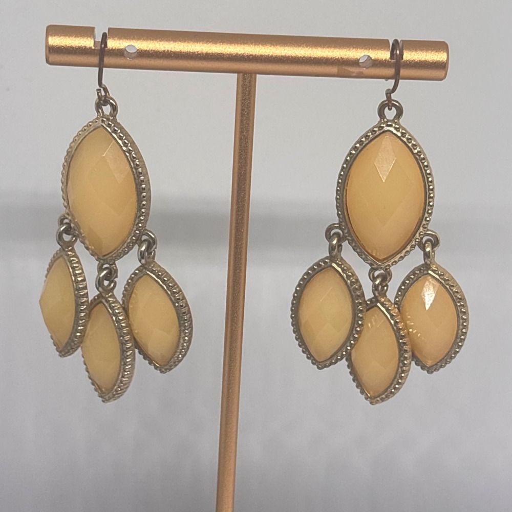 Oval Drop Earrings Gold Tone Cream Cabochon Dangle Statement Jewelry